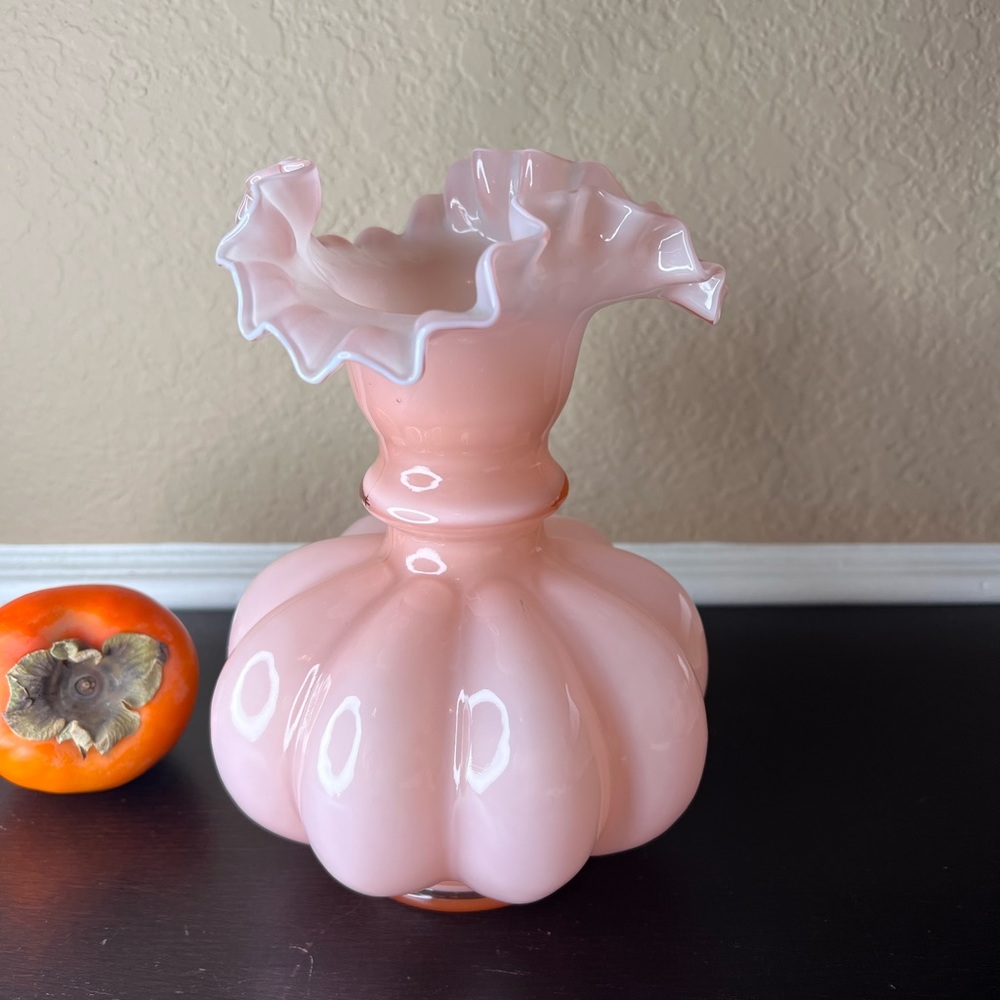Vintage Fenton Art Glass 8” Dusty Rose Pink Overlay Melon Vase w Double Crimped - Picture 4 of 10